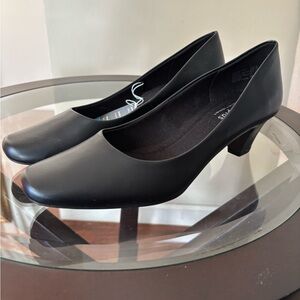Comfort Plus by Predictions Black Heels
